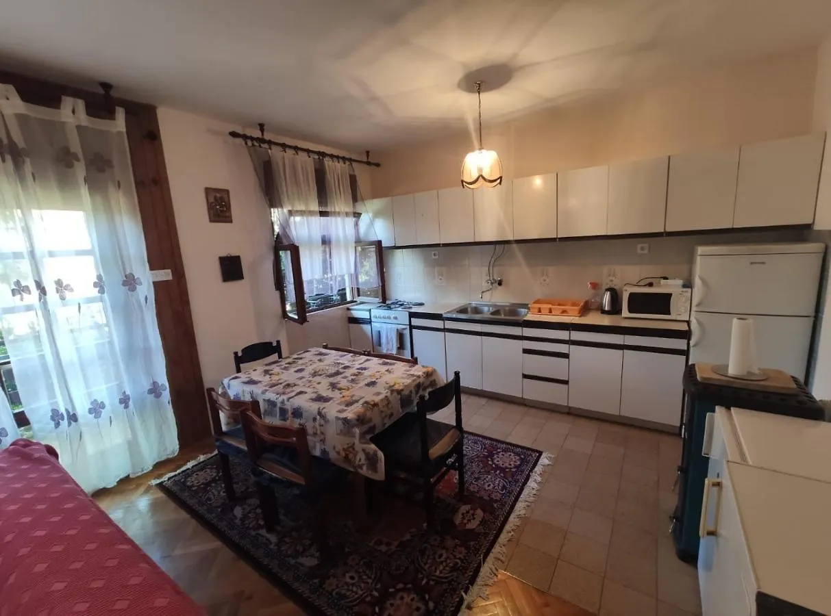 Family Apartment Near Beach Biograd Na Moru