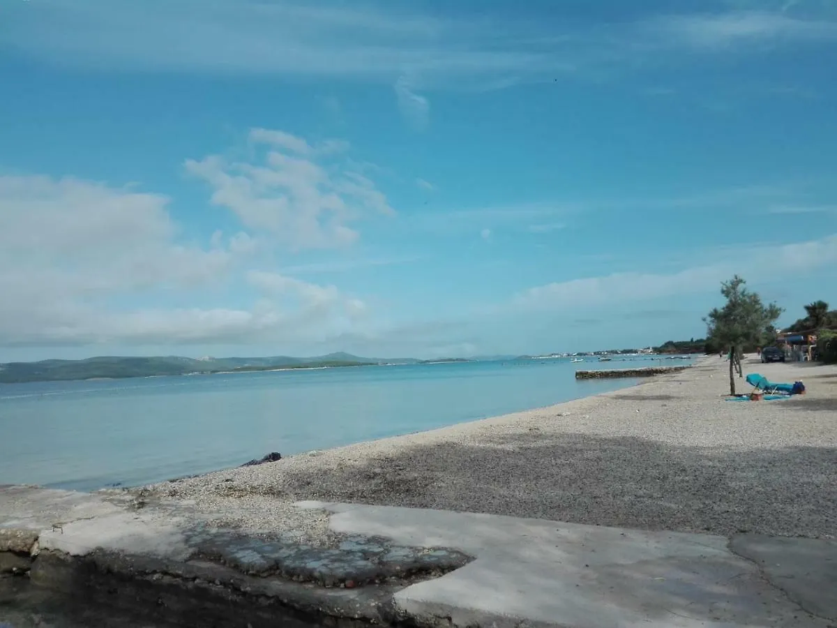 Family Apartment Near Beach Biograd Na Moru