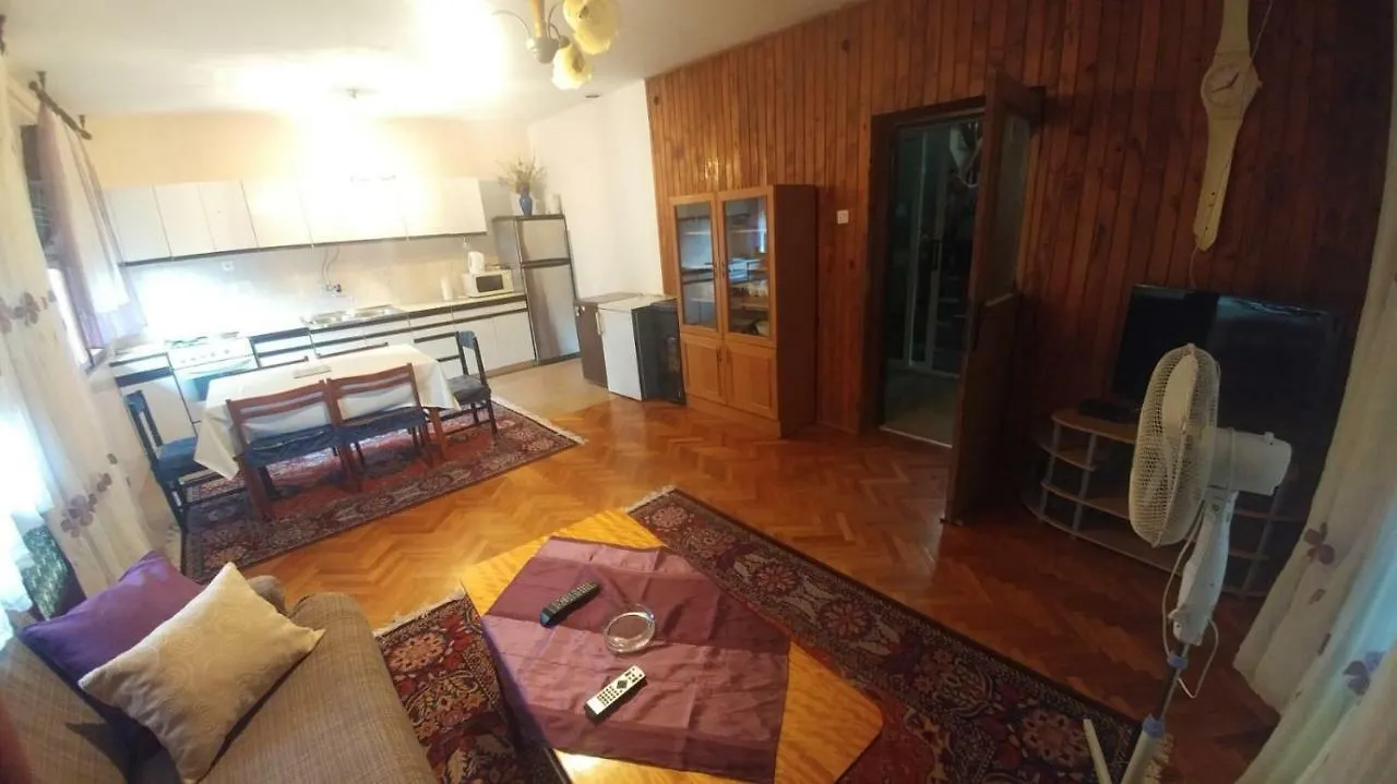 Family Apartment Near Beach Biograd Na Moru